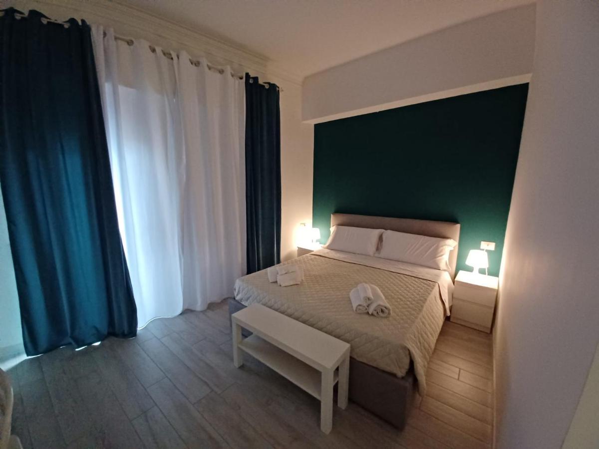 カターニア La Stazione 92 Bed & Breakfast エクステリア 写真