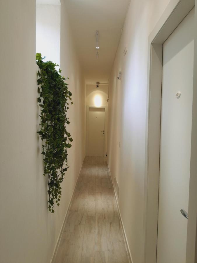 カターニア La Stazione 92 Bed & Breakfast エクステリア 写真