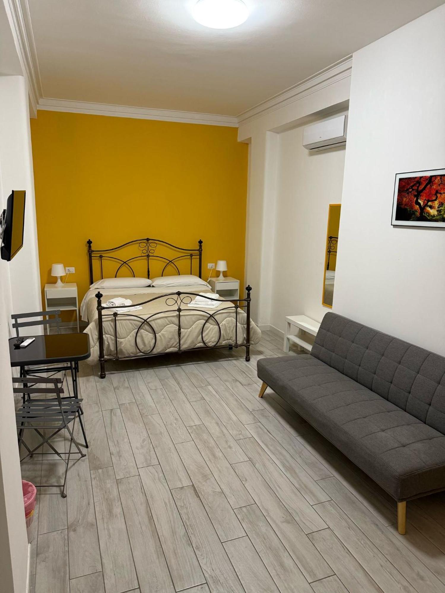 カターニア La Stazione 92 Bed & Breakfast エクステリア 写真